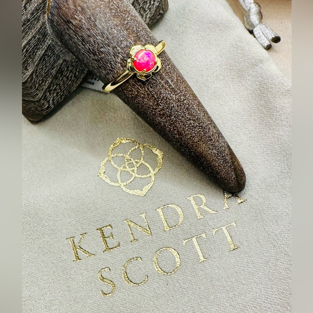 NEW! Kendra Scott Hot Pink Kyocera Opal Susie Gold Band Ring - Picture 5 of 16